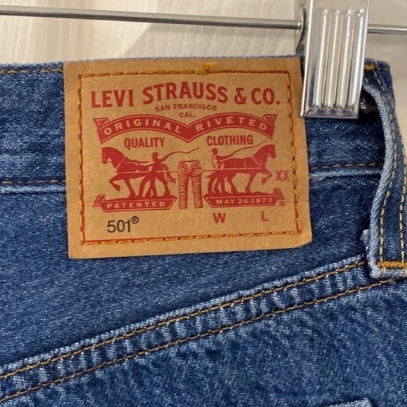 Levi’s 501 High Rise Denim Shorts - Size 27 - Picture 7 of 8